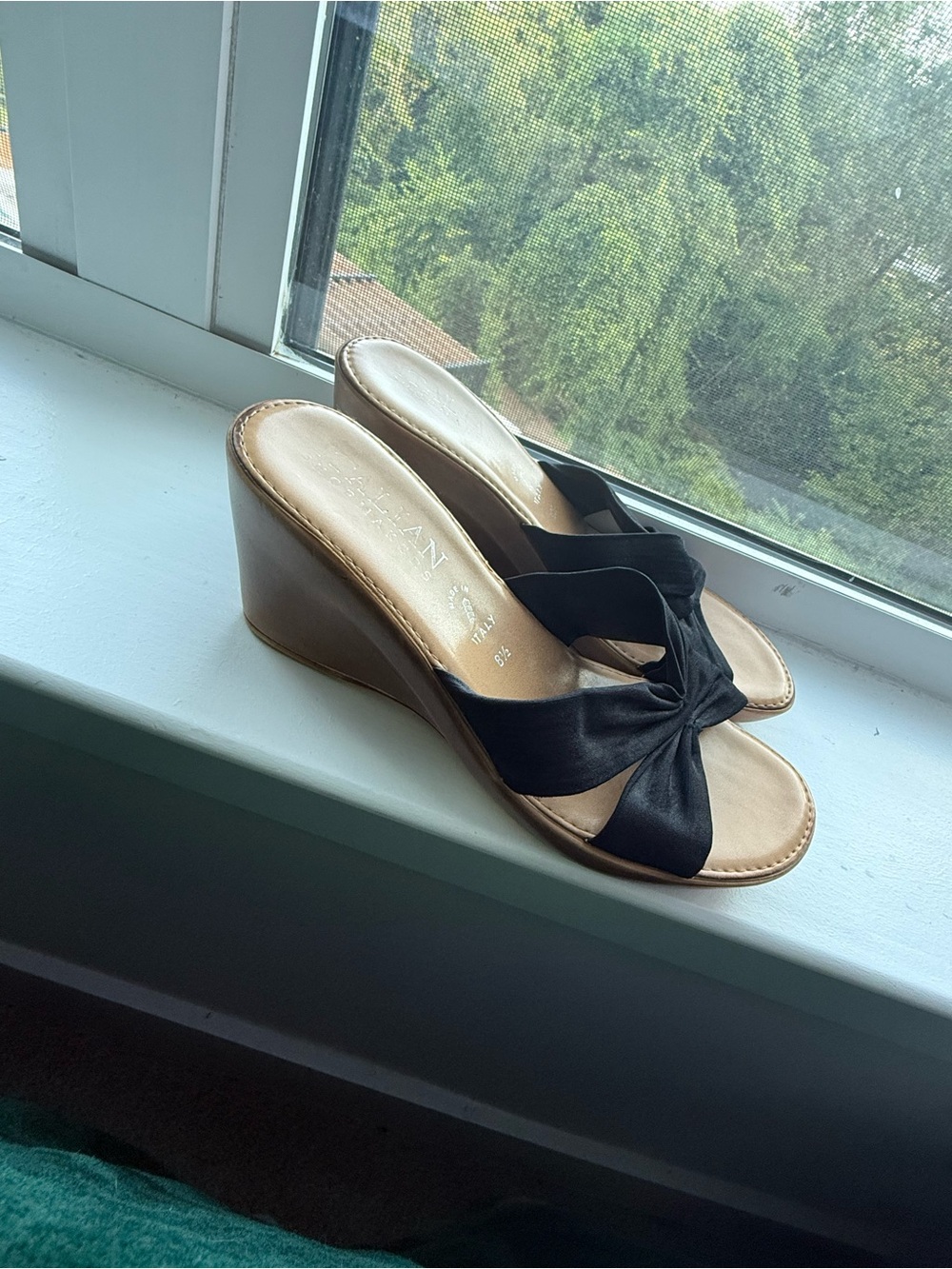 Italian Shoemakers Black Bow-Front Wedge Slides
